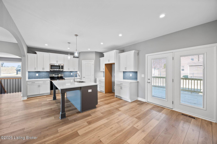 Listing Image 15