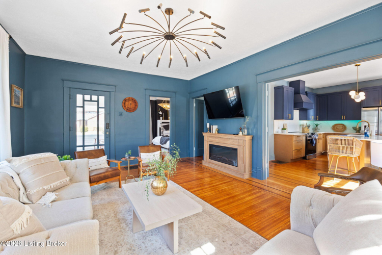Listing Image 6