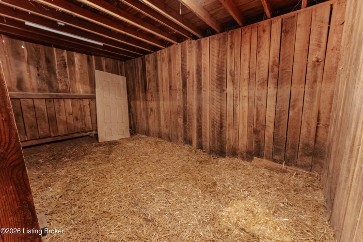 Listing Image 76