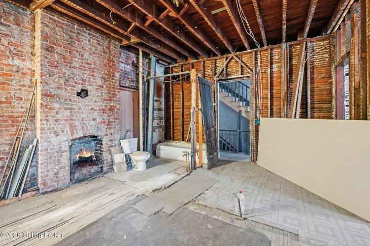 Listing Image 14