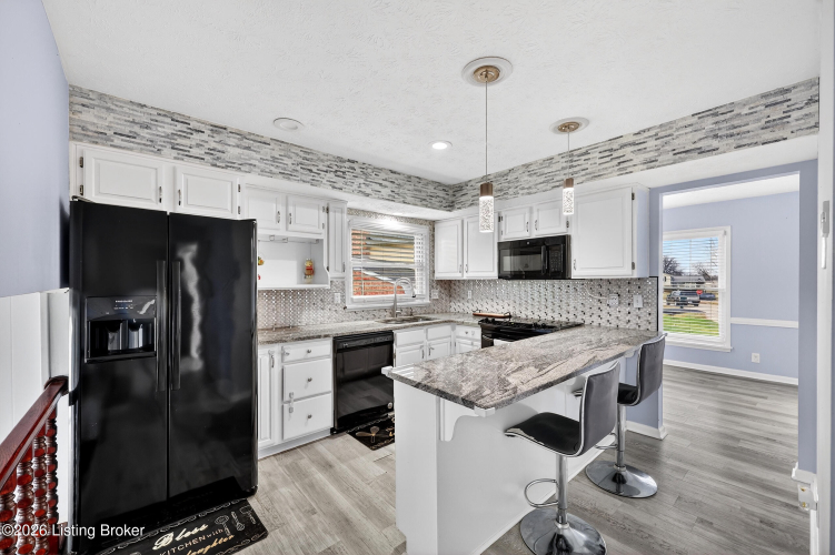 Listing Image 12
