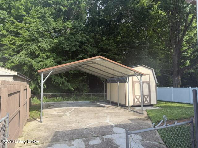 Listing Image 3