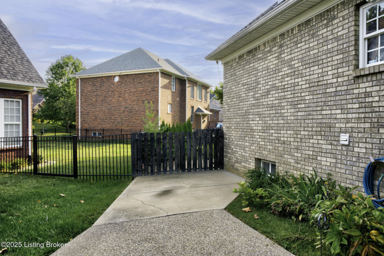 Listing Image 38