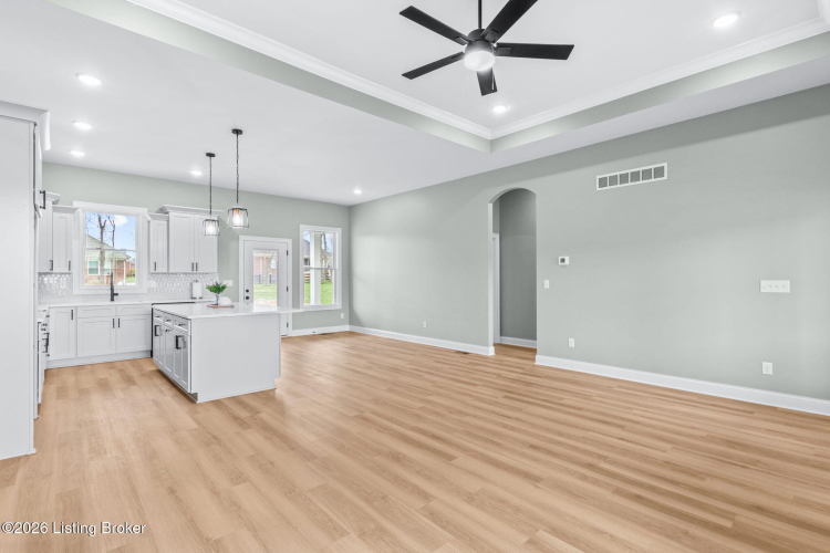 Listing Image 17