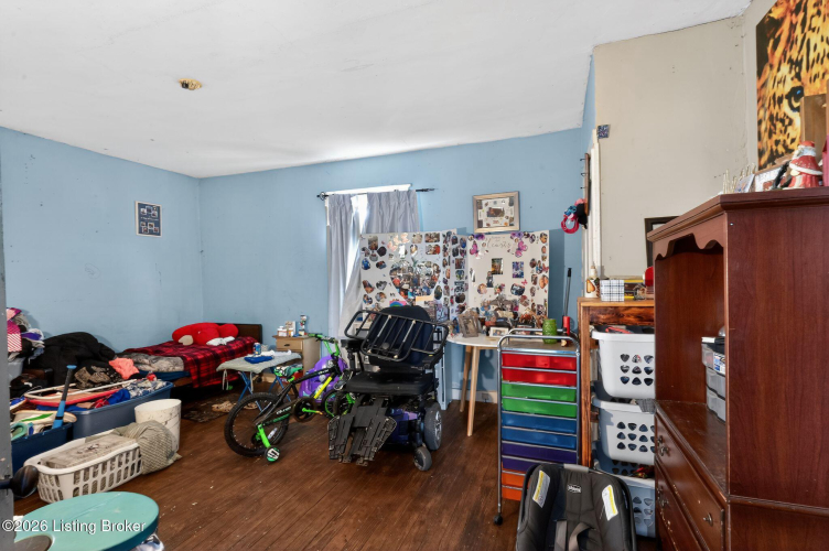 Listing Image 7