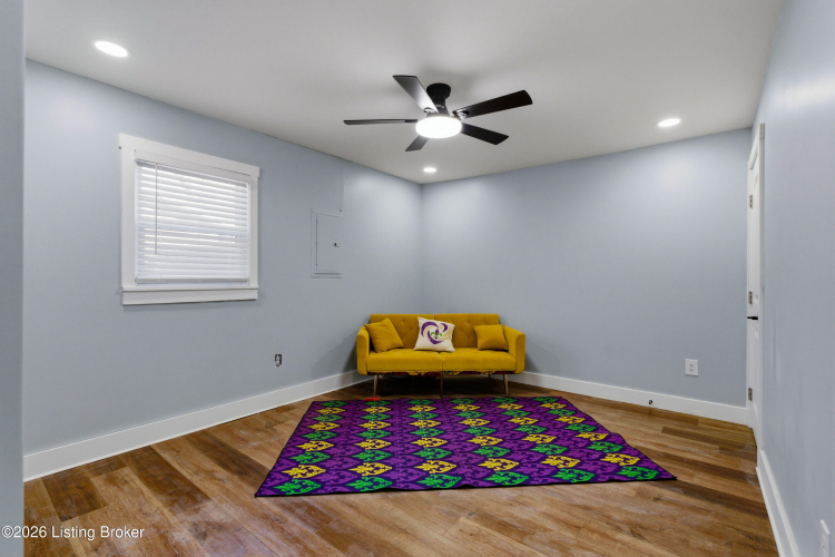 Listing Image 21