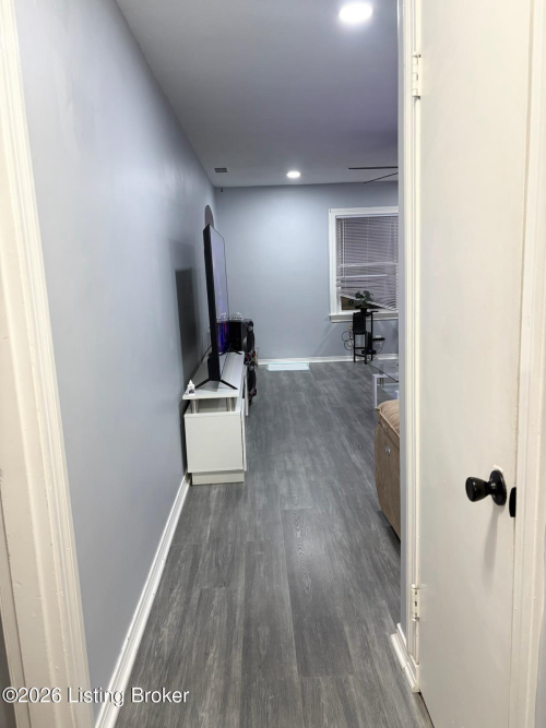 Listing Image 17