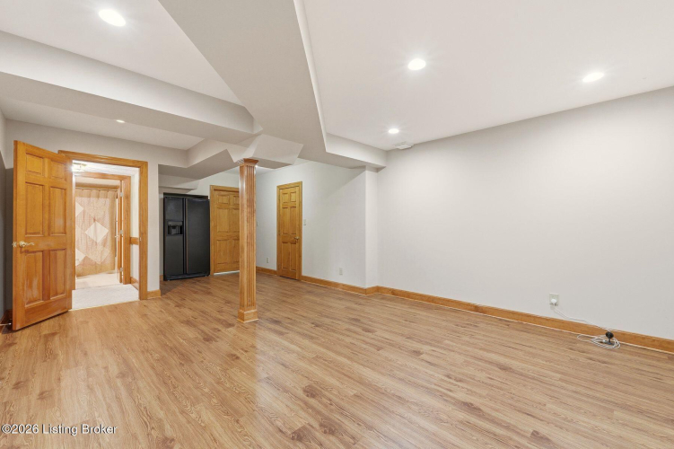 Listing Image 52