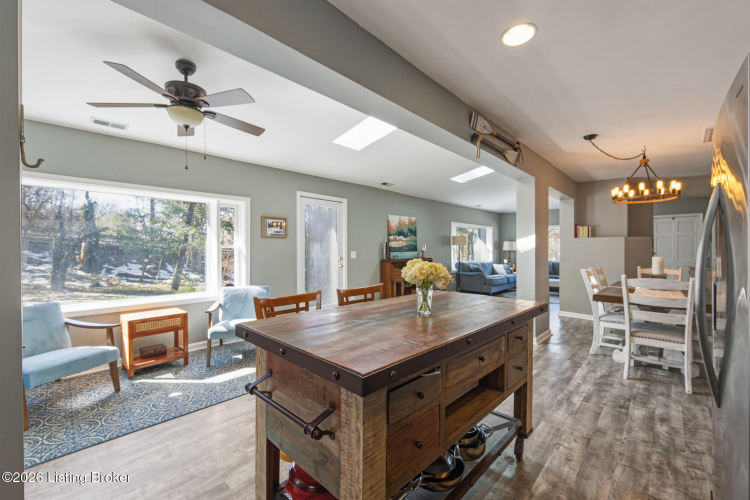 Listing Image 22