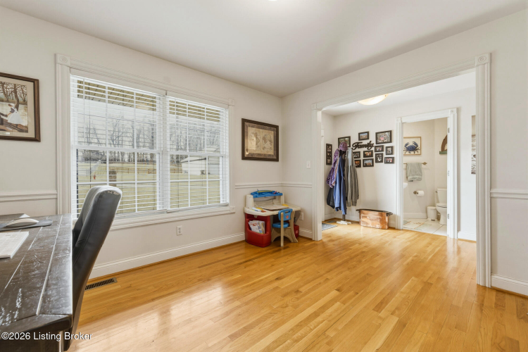 Listing Image 16