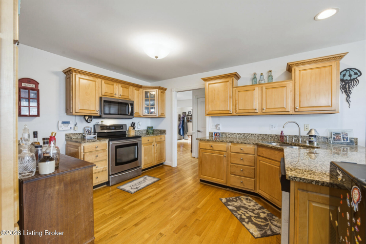 Listing Image 4