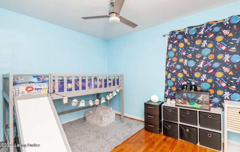 Listing Image 11