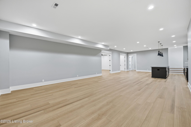 Listing Image 52
