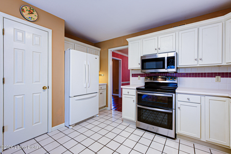 Listing Image 11