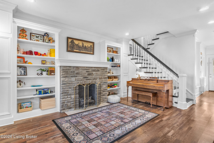 Listing Image 5