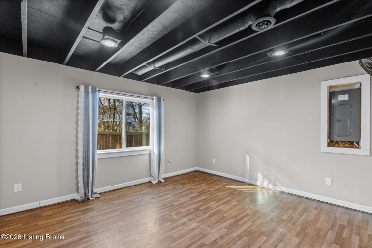 Listing Image 57