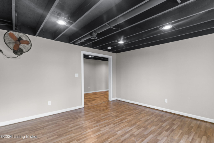 Listing Image 58