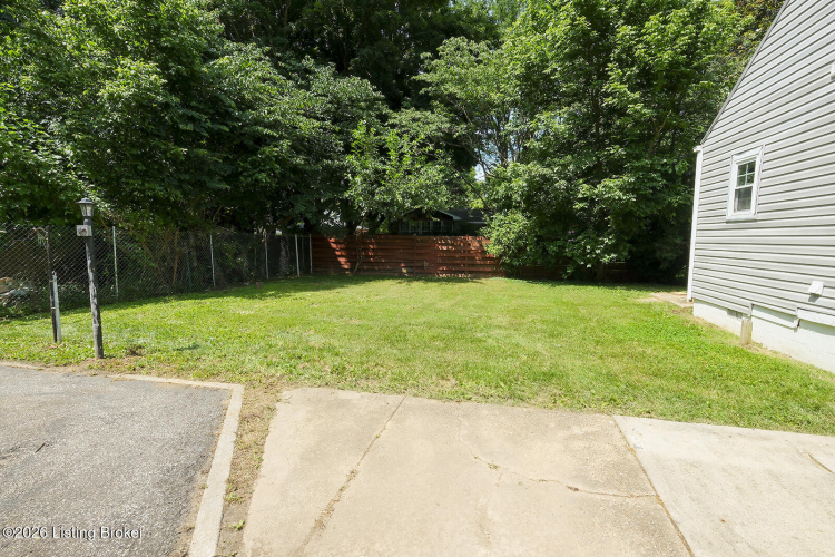 Listing Image 6