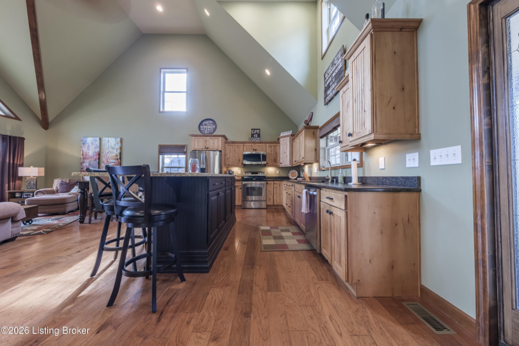 Listing Image 9