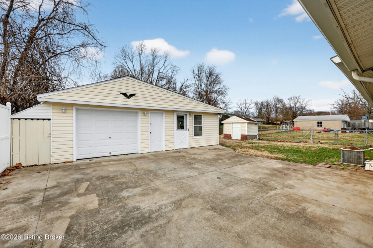 Listing Image 41