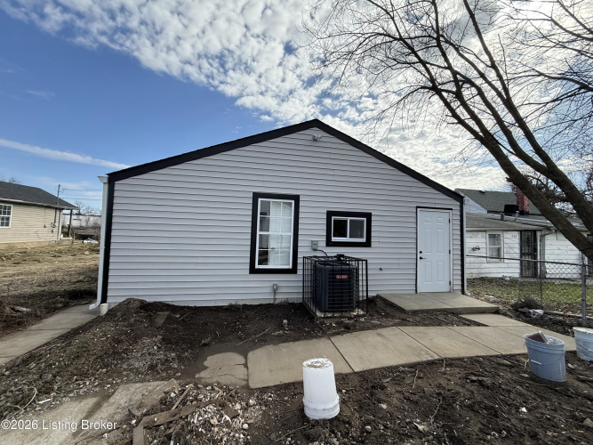 Listing Image 8