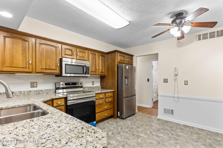 Listing Image 14