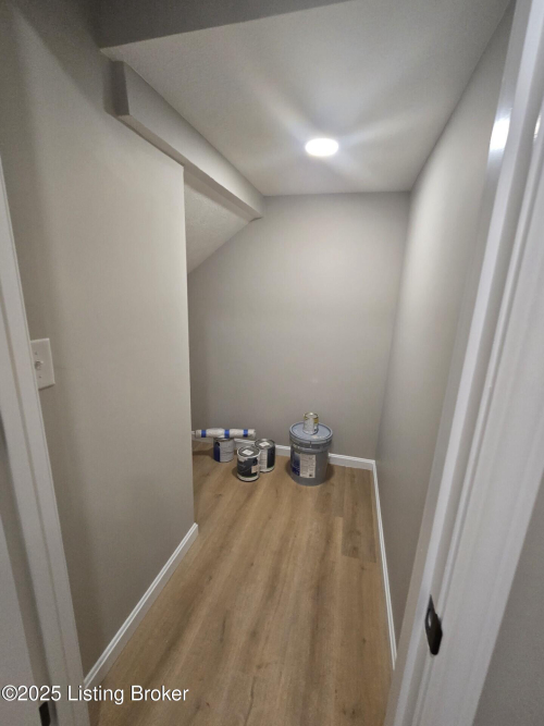 Listing Image 33