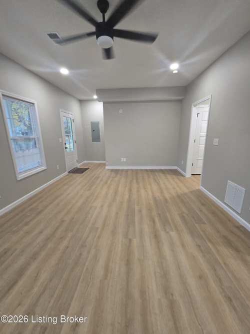 Listing Image 16