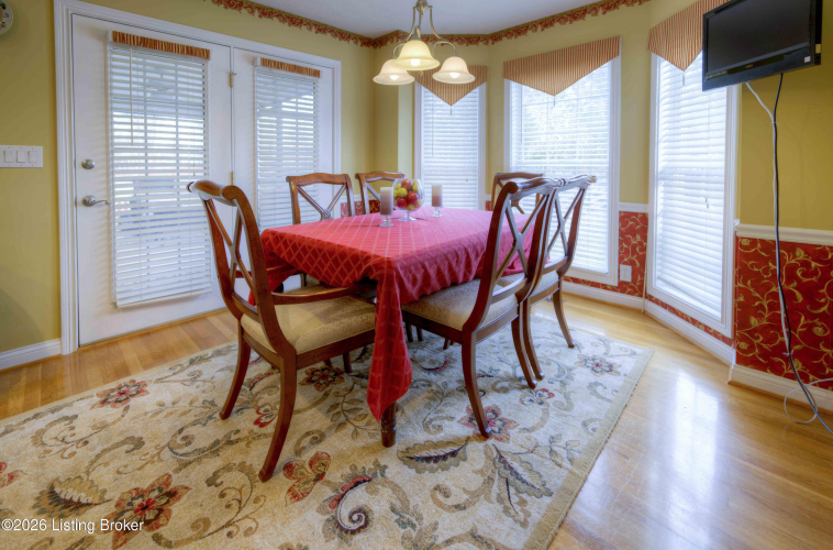 Listing Image 11