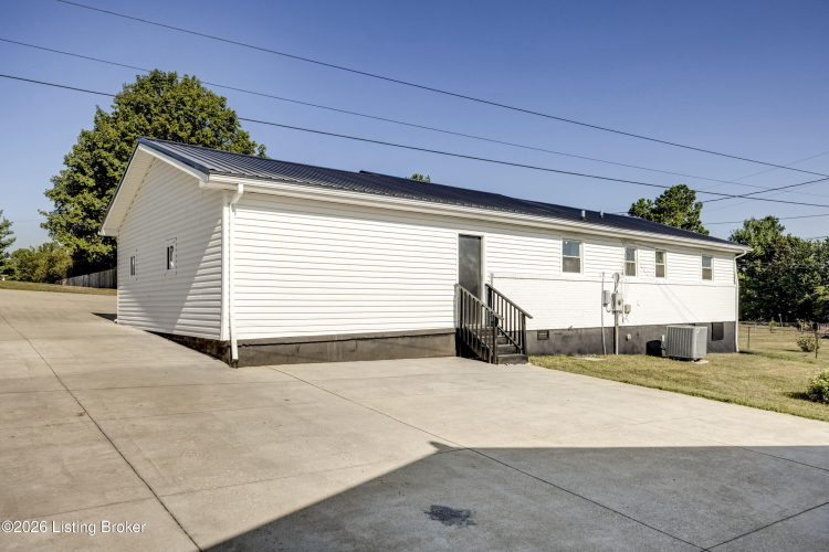 Listing Image 17