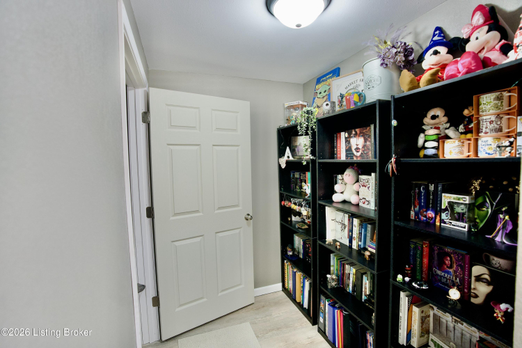 Listing Image 54