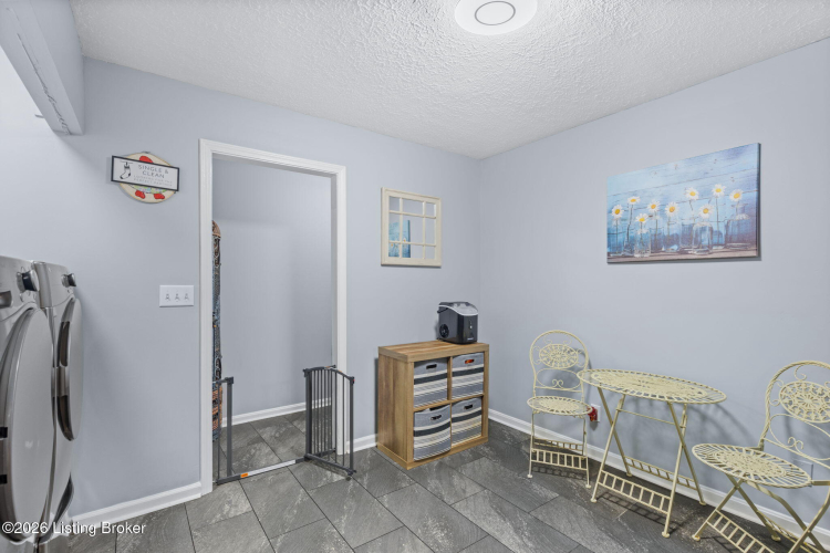 Listing Image 27