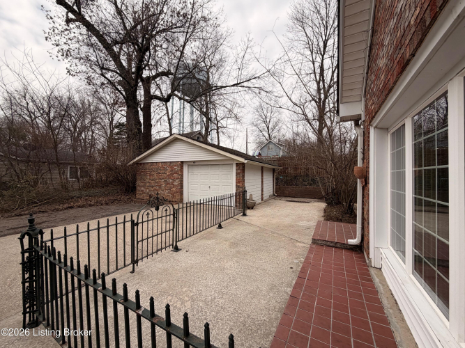 Listing Image 44