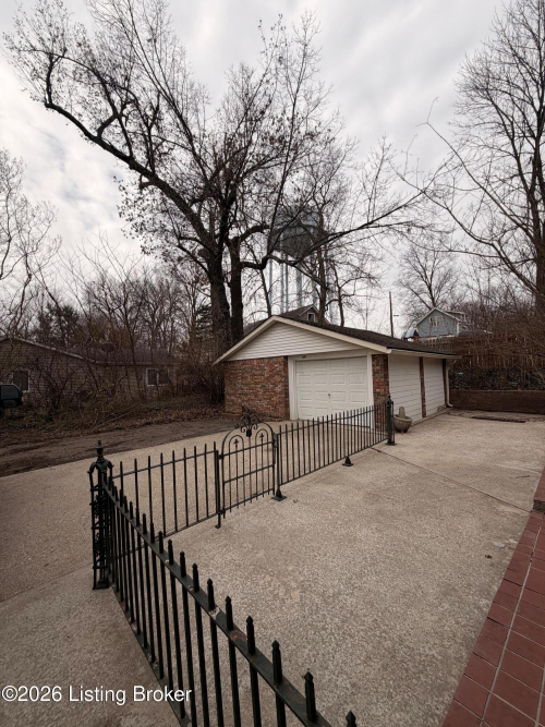 Listing Image 45