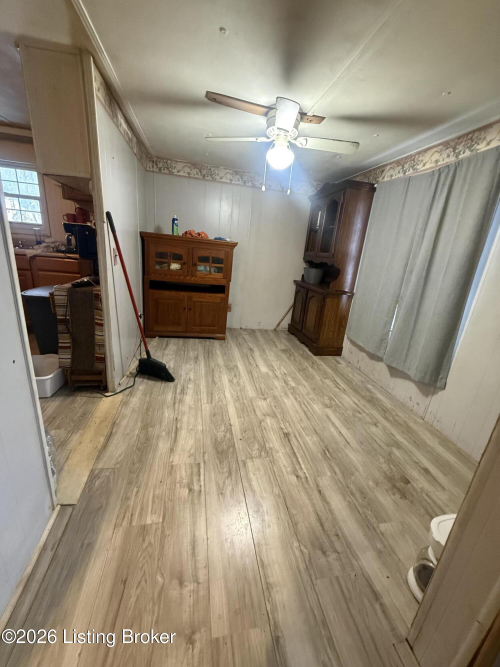Listing Image 25