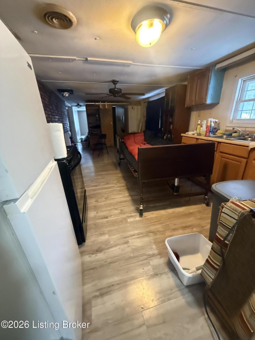 Listing Image 26