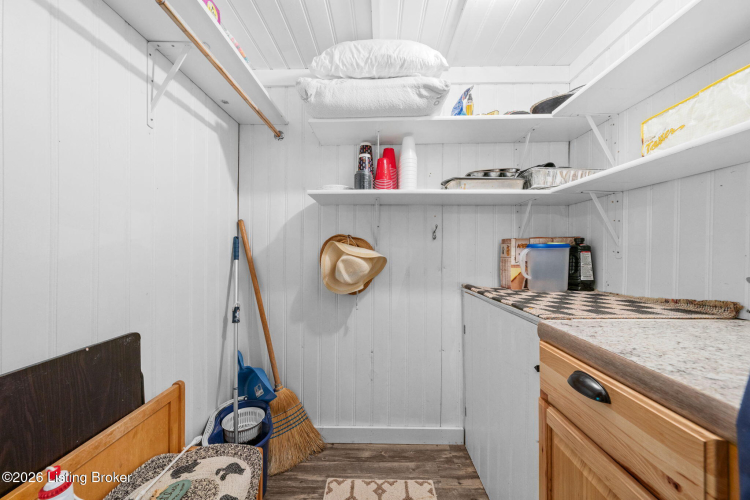 Listing Image 17