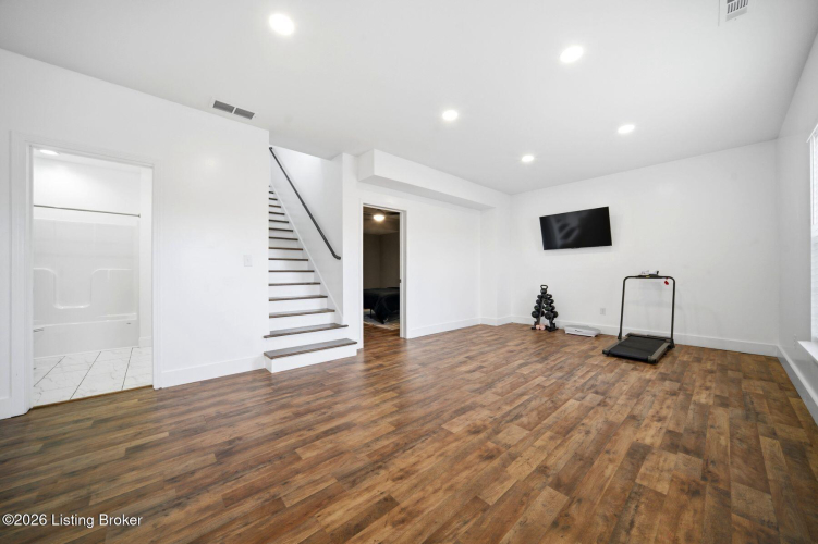 Listing Image 51