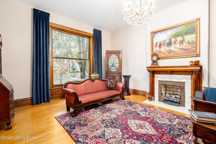 Listing Image 11