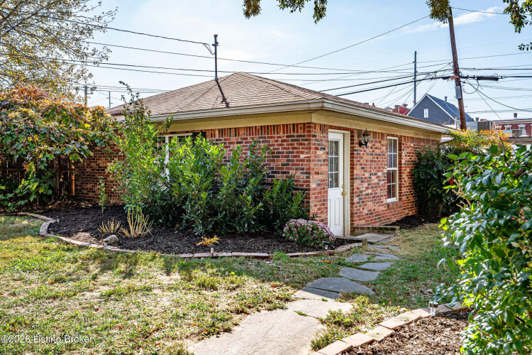 Listing Image 79