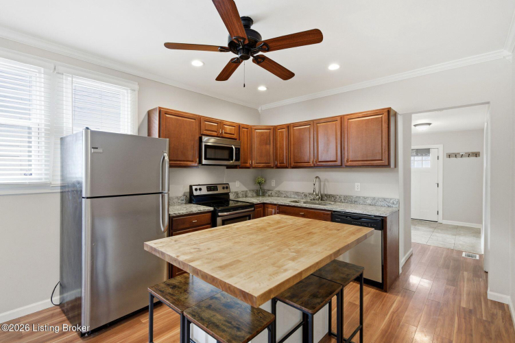 Listing Image 12