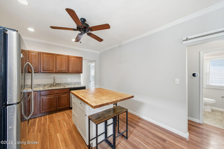 Listing Image 13