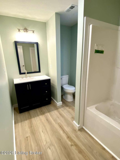 Listing Image 12