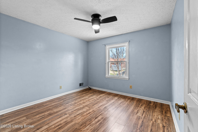 Listing Image 28