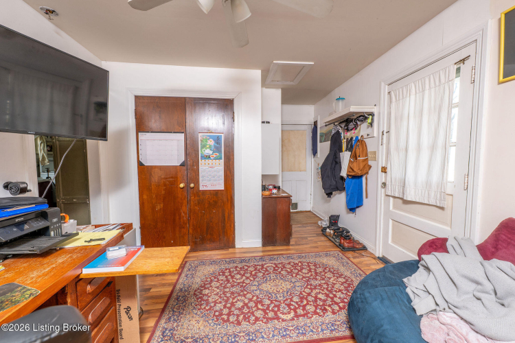 Listing Image 12