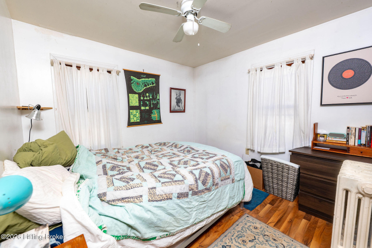 Listing Image 10