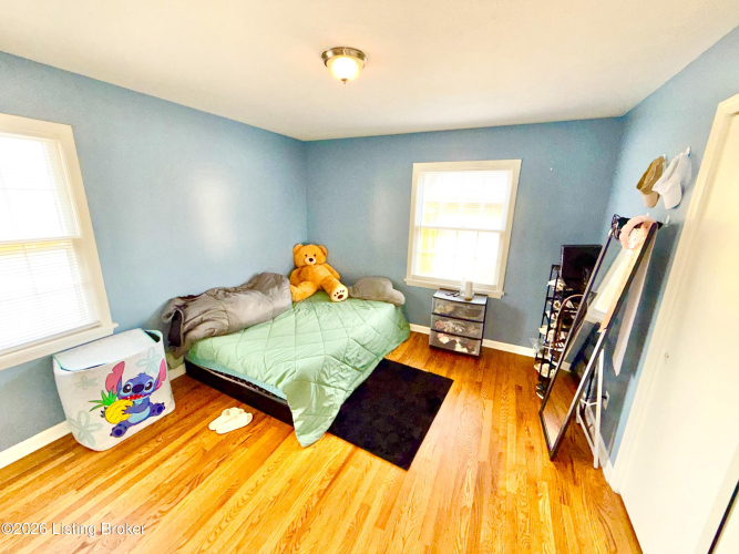 Listing Image 12