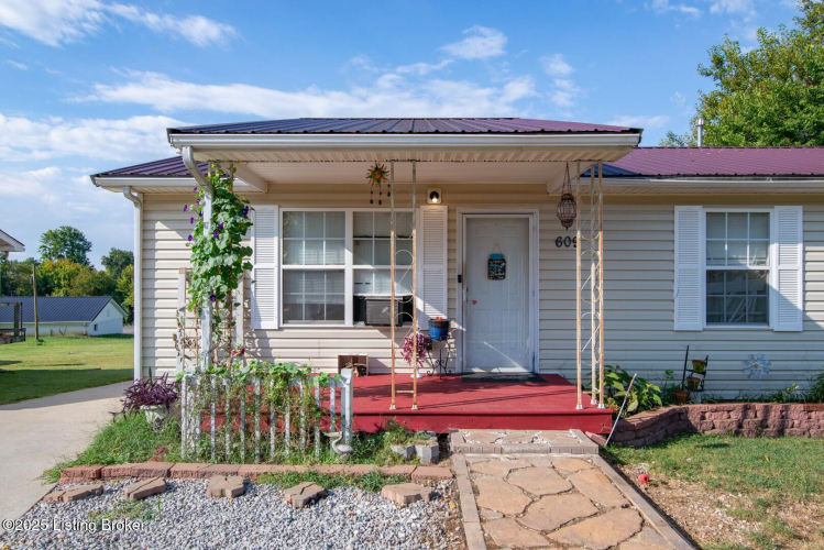Listing Image 4