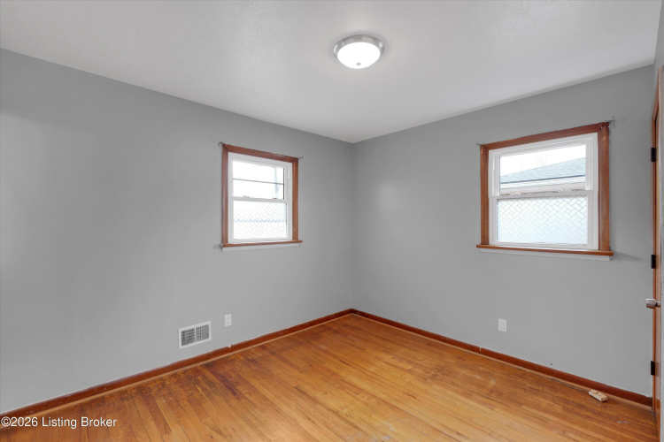 Listing Image 17