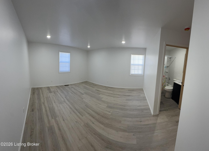 Listing Image 59